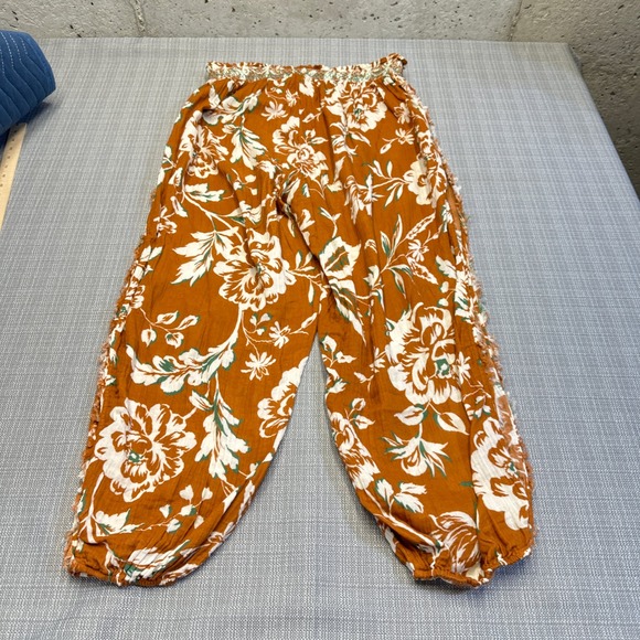 by Anthropologie Pants XL Floral Boho Smocked Waist Gaucho Pants Split Leg Harem - Picture 4 of 9